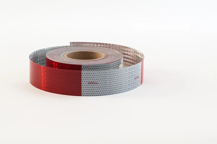 AVERY V-5720-10-XX RED/WHITE ( 10 years) DOT CONSPICUITY TAPE