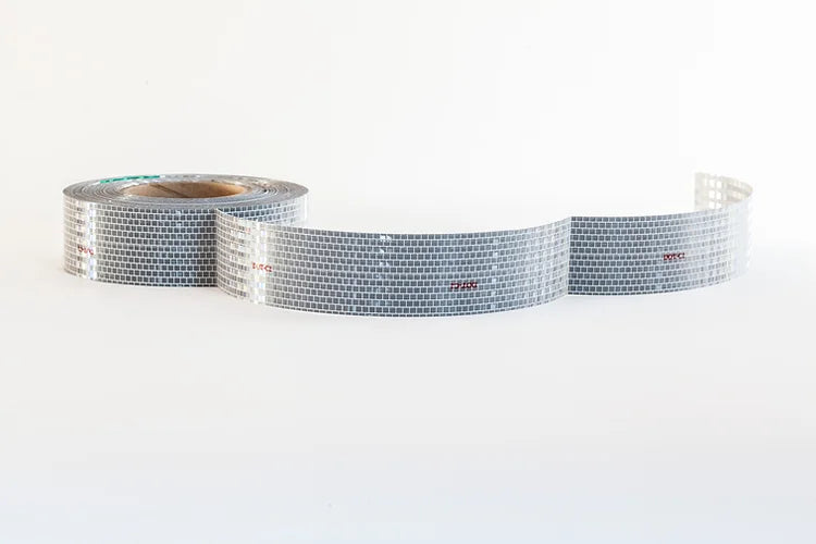 AVERY V-5720-5-2'' WHITE (5 Years) DOT CONSPICUITY TAPE